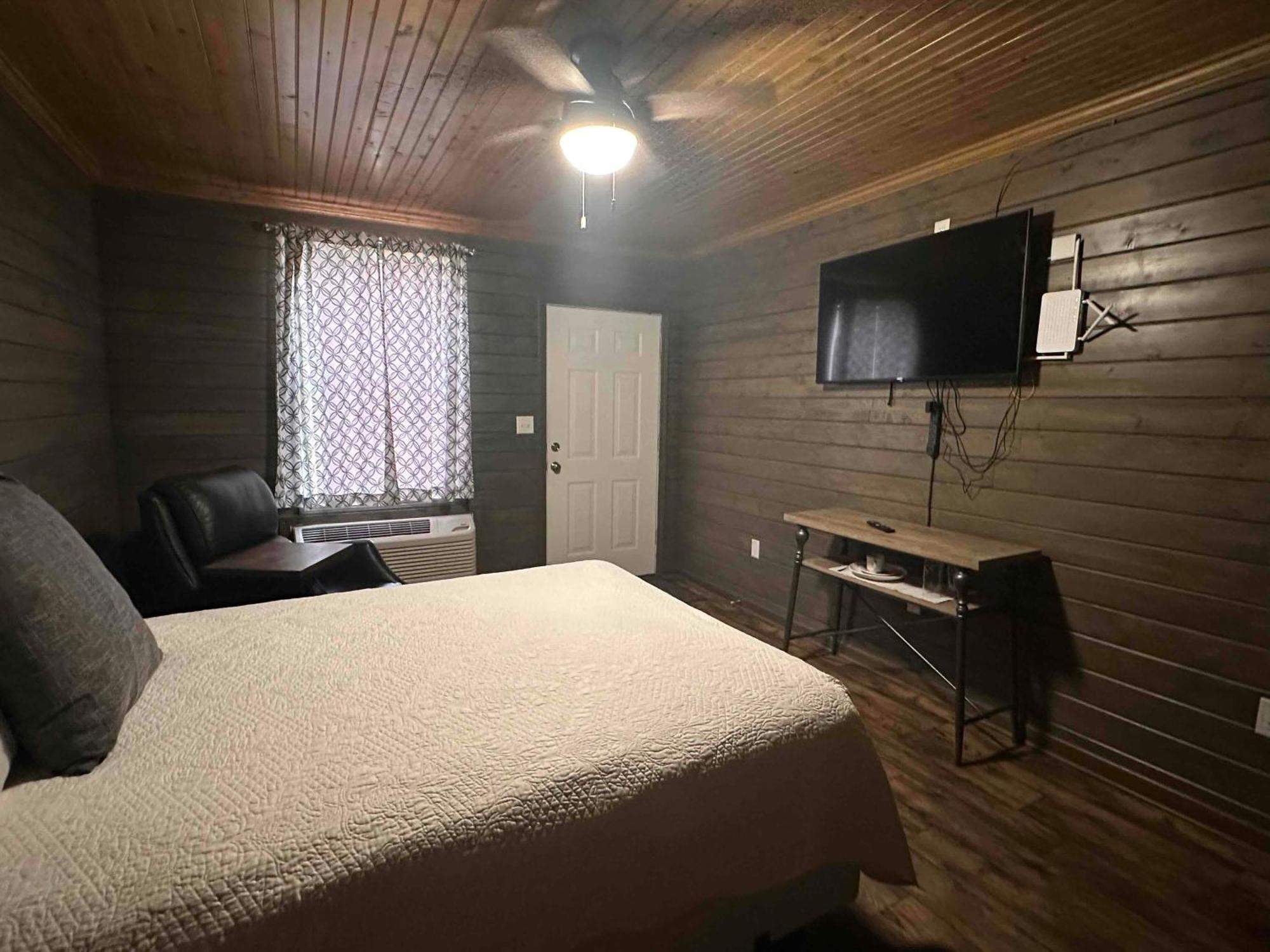 Turn On Inn Lake Village Quarto foto